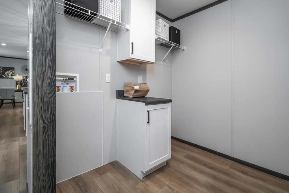 Amory  home features