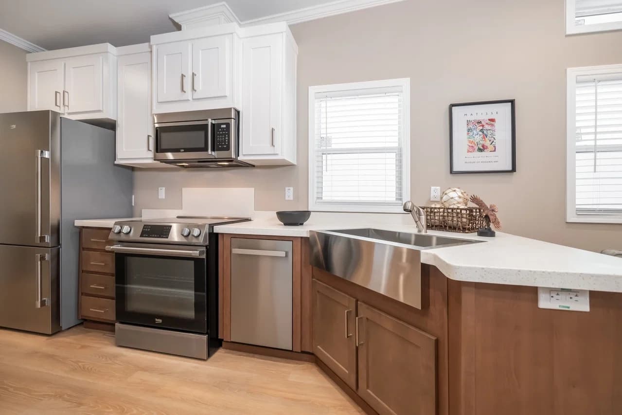 Wedge 13442s kitchen home features