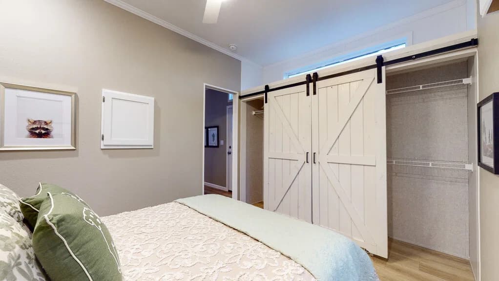 Lake charles 13371a bedroom home features