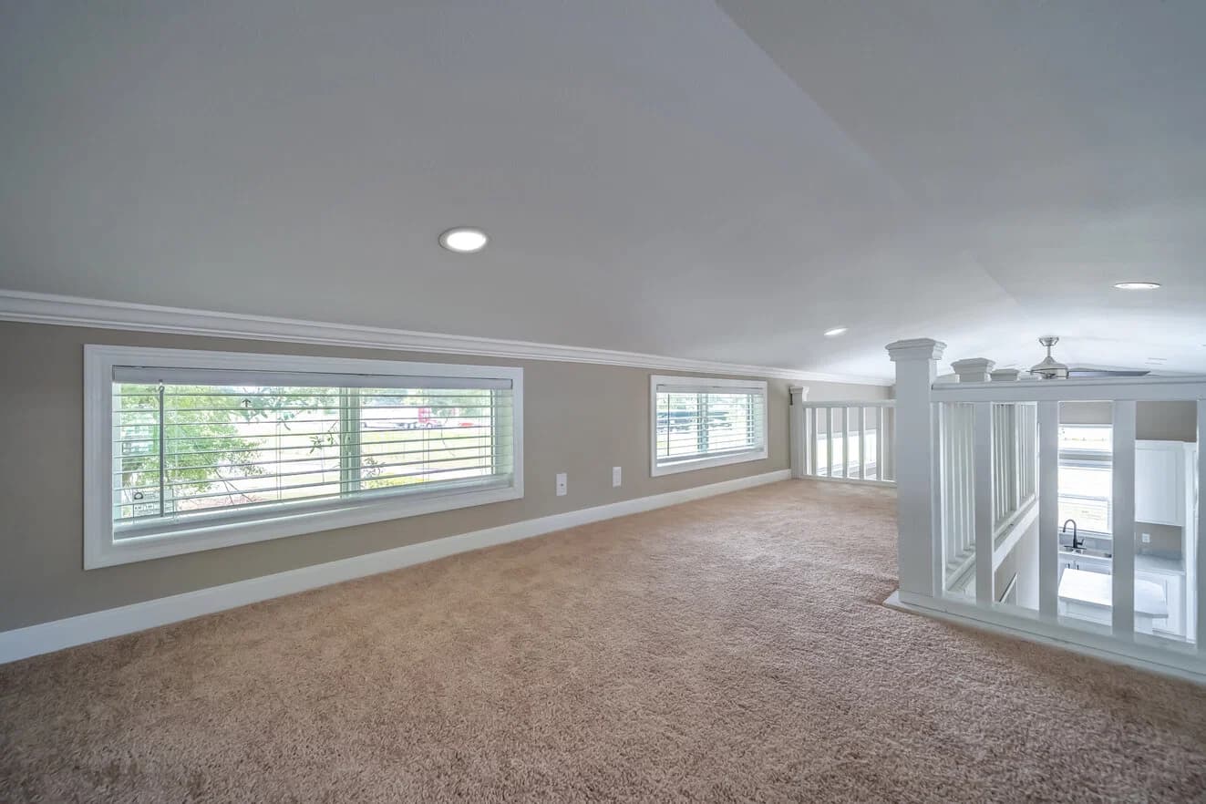 Eagle 11351g interior home features
