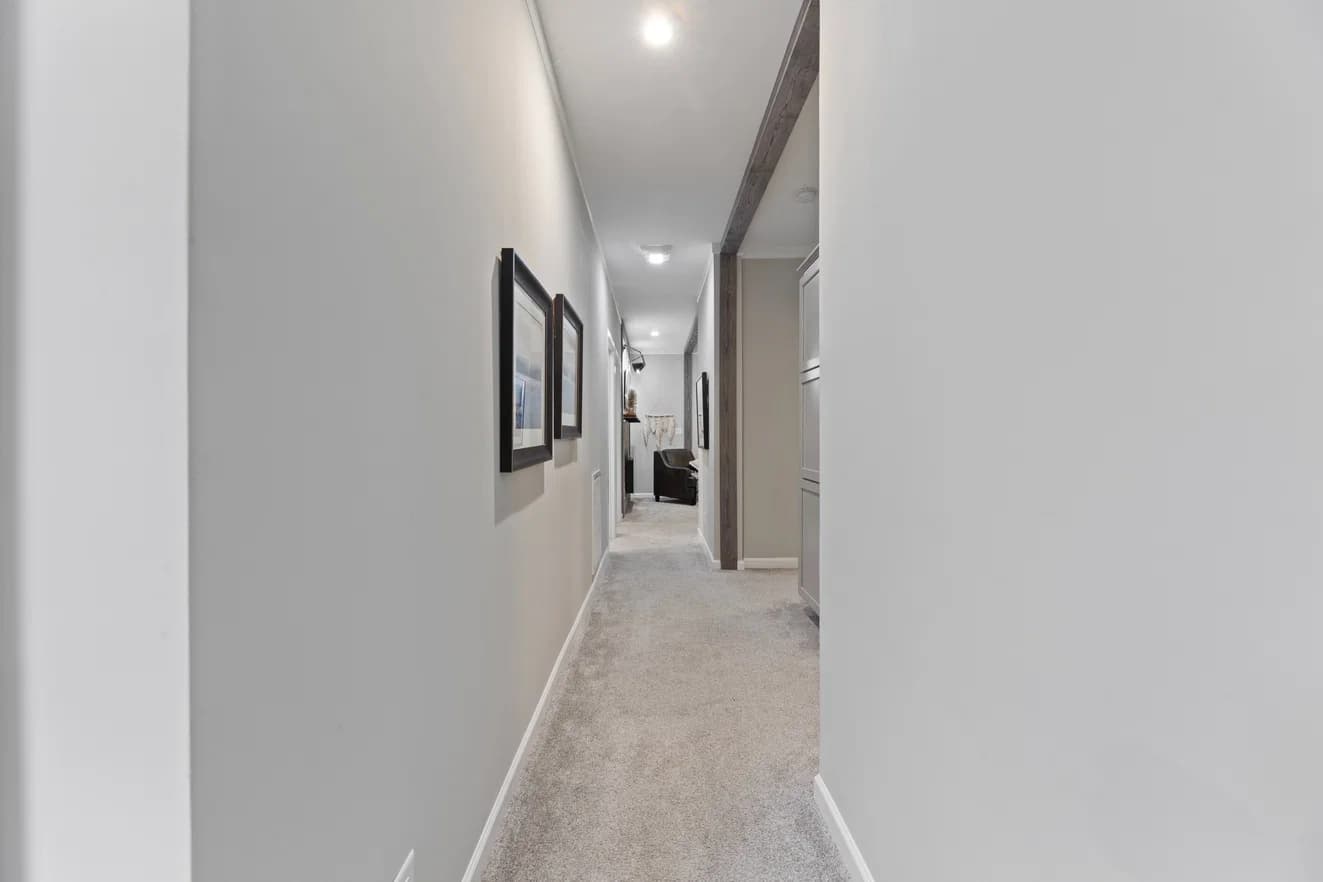 Buncic 28684b interior home features