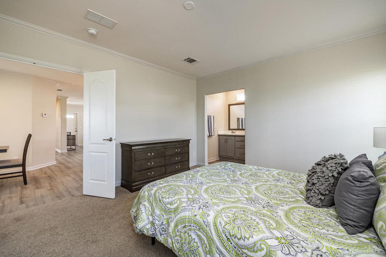 Silver springs 5006n bedroom home features