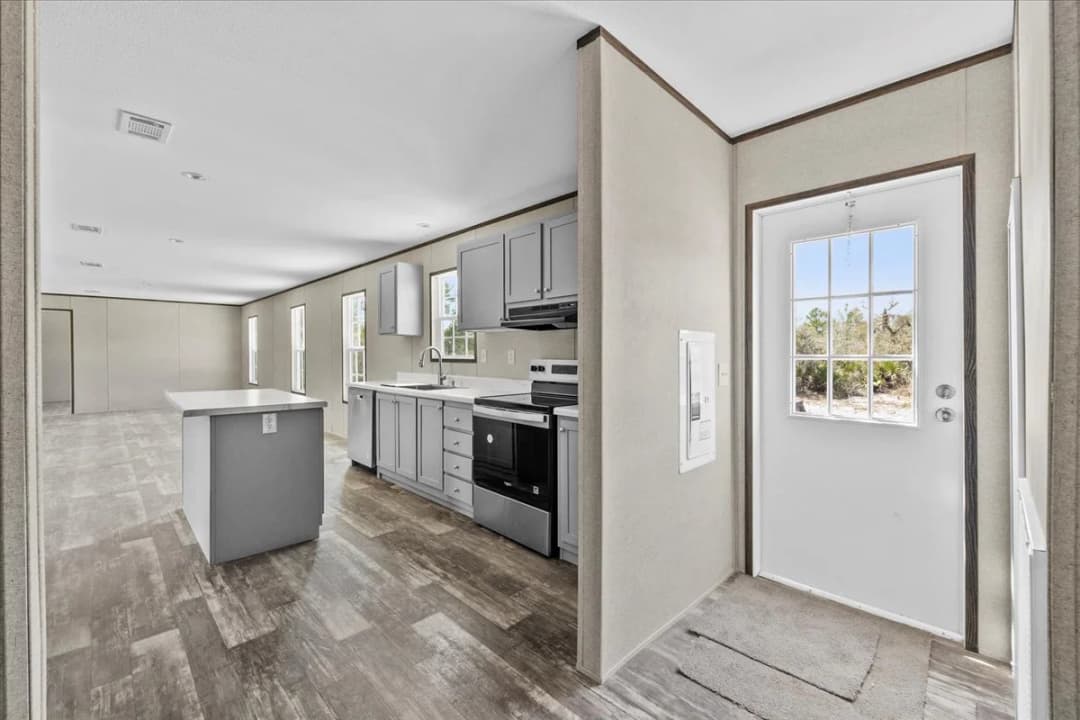 114 mark avenue, lady lake, florida 32159 (sold) 265,300 interior home features