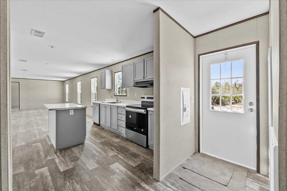 114 mark avenue, lady lake, florida 32159 (sold) 265,300 interior home features