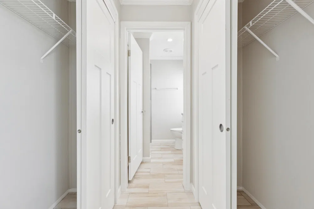 Bigbee interior home features