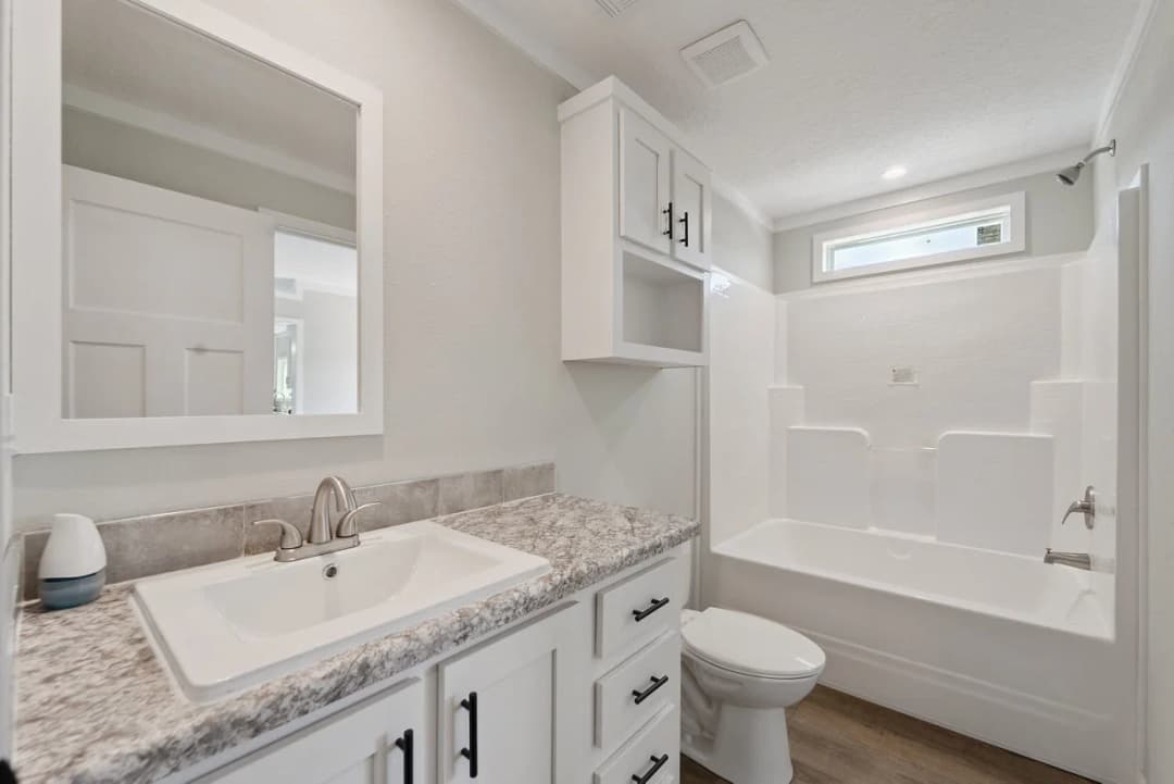 Cottonwood 3272537 bathroom home features