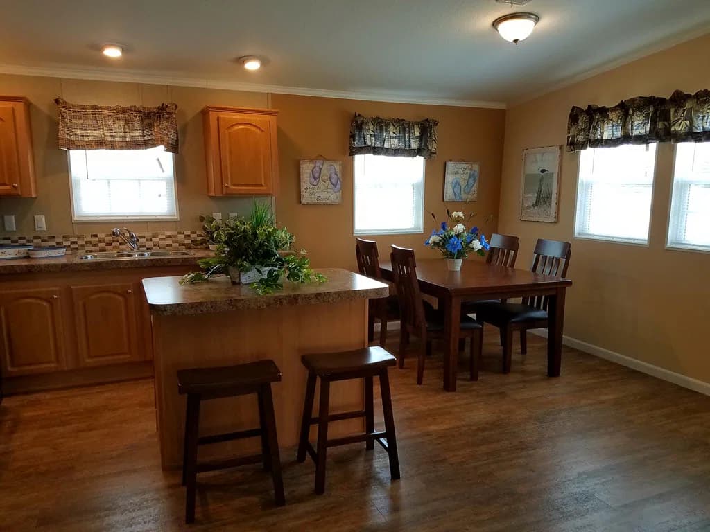 Kim 2848 kitchen home features