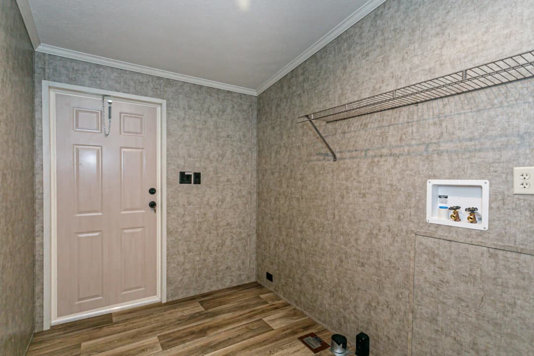 Classic c-3264-32bp interior home features