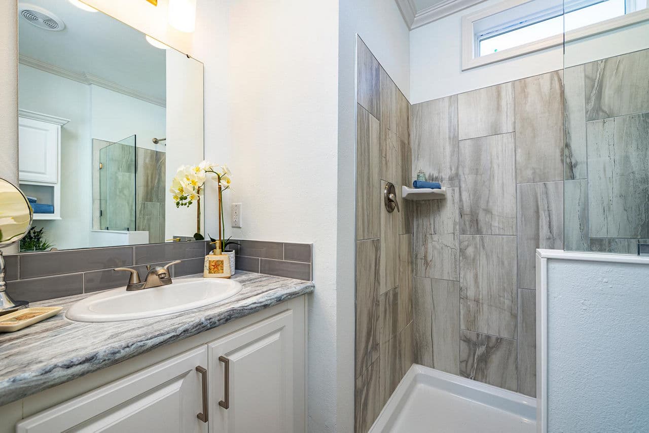 Palm bay 2641b bathroom home features