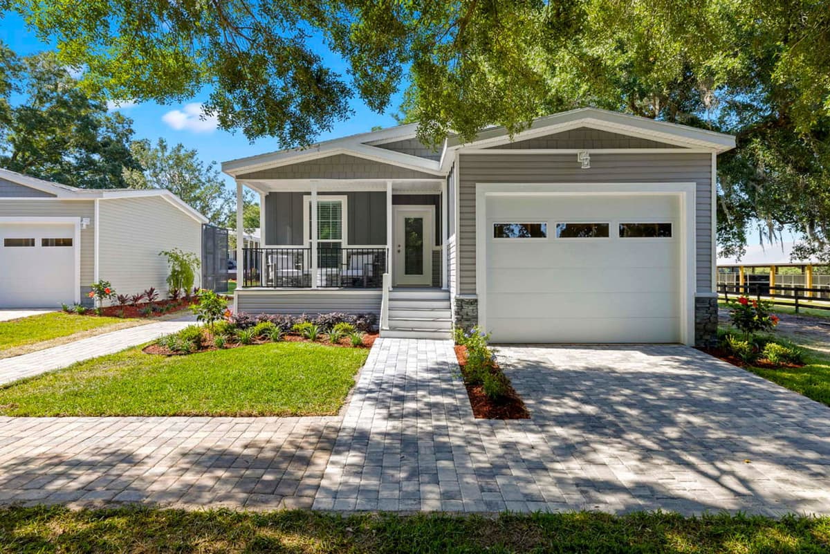Silver springs hero home features