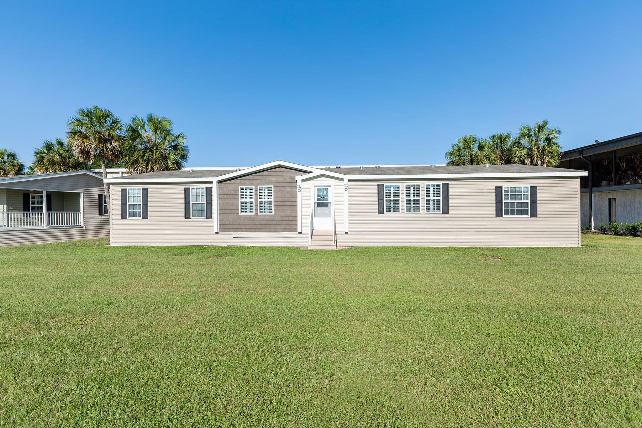 Adrian 3272  home features