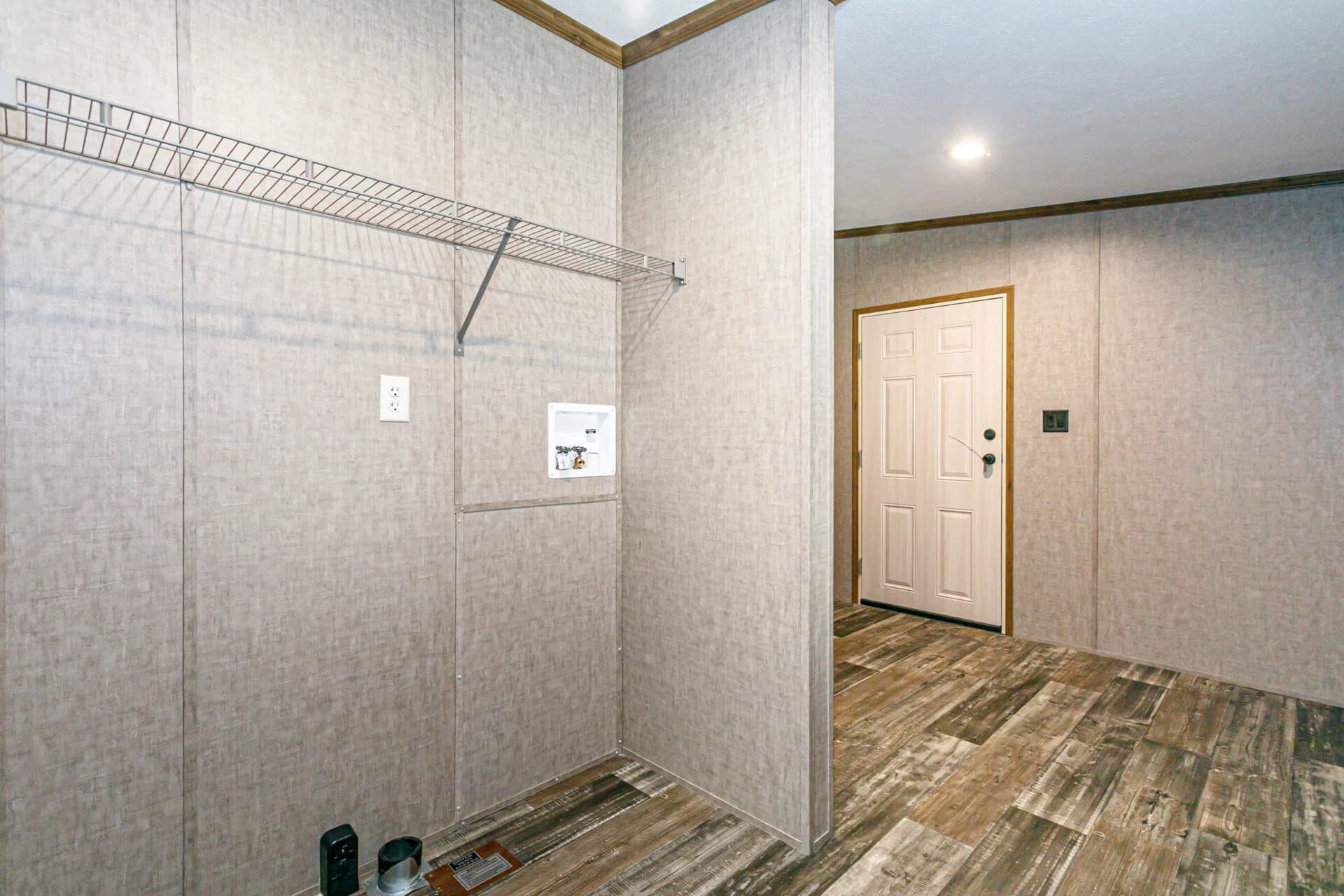 Classic c-3264-32c interior home features