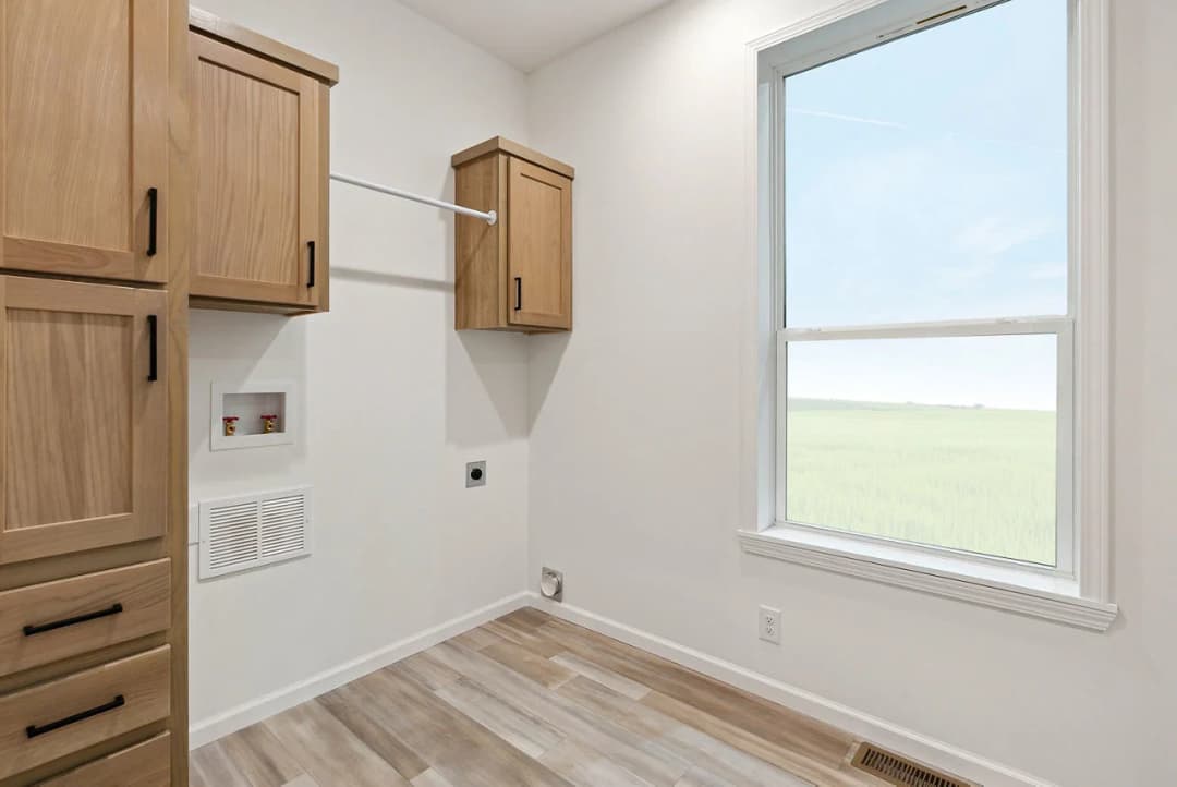 Little sky interior home features