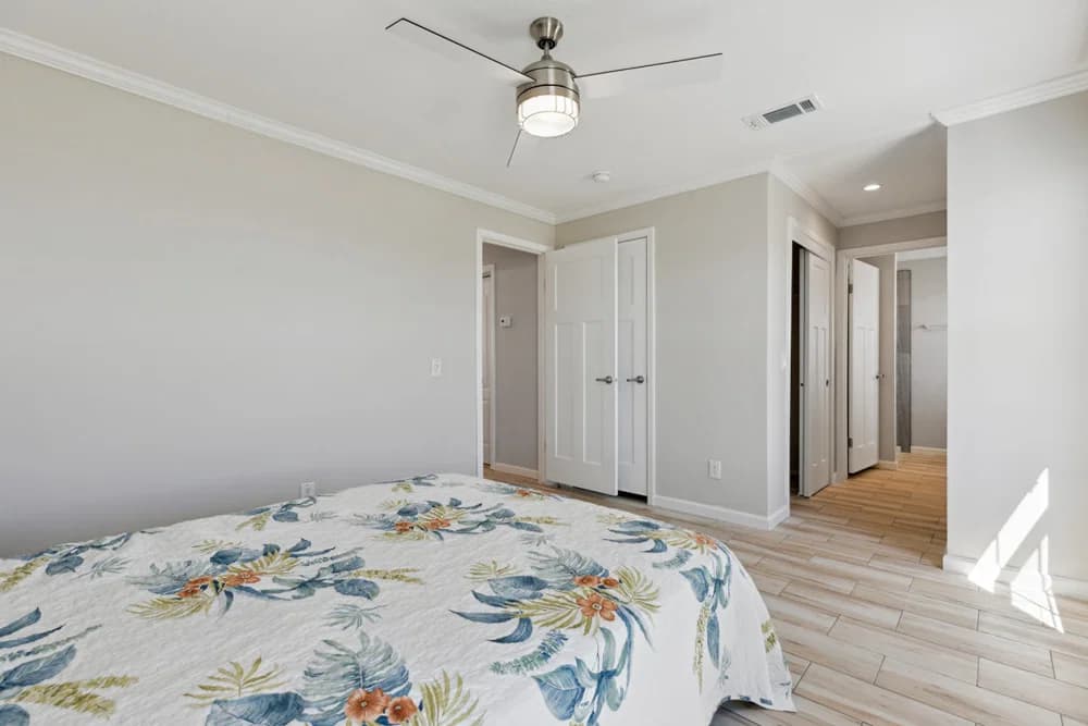 Bigbee bedroom home features