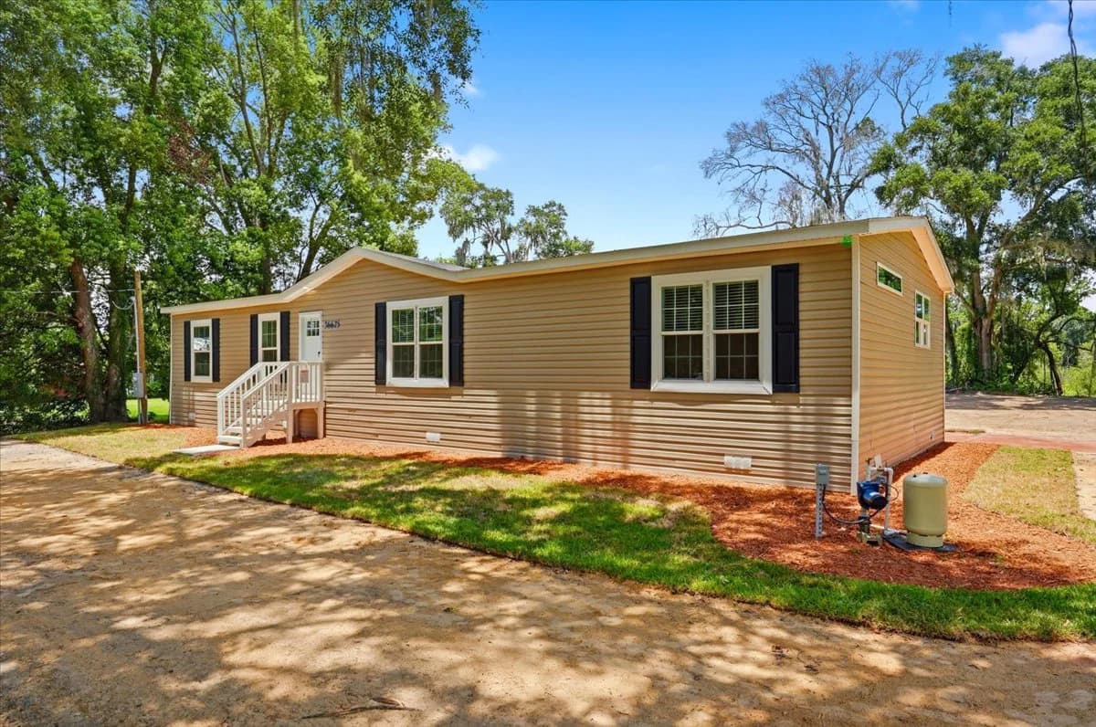 36625 cord st, zephyrhills, fl 33541 (pending) $295,999  home features