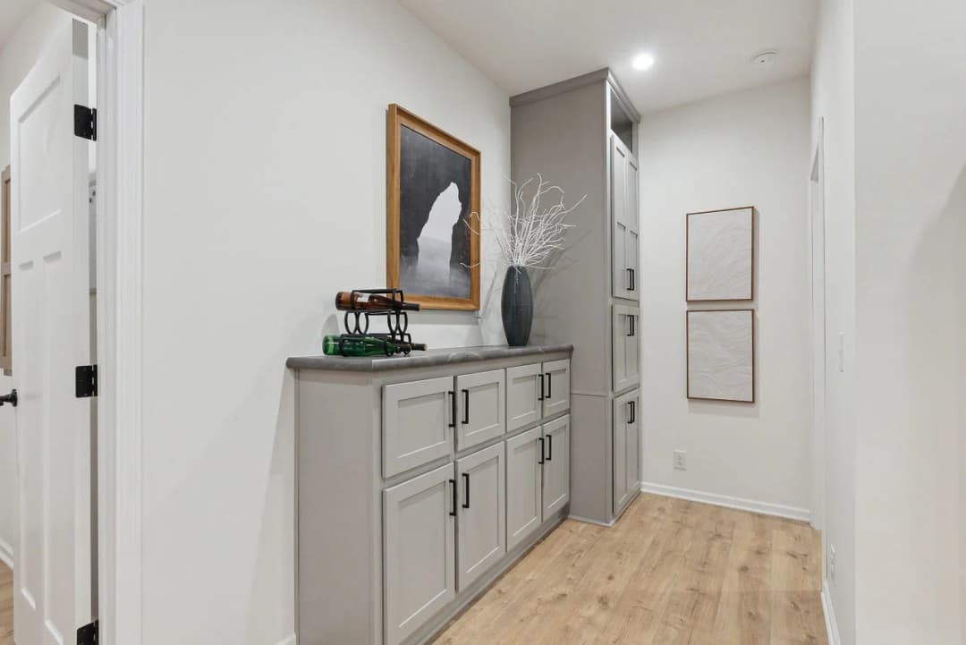 Little sky interior home features