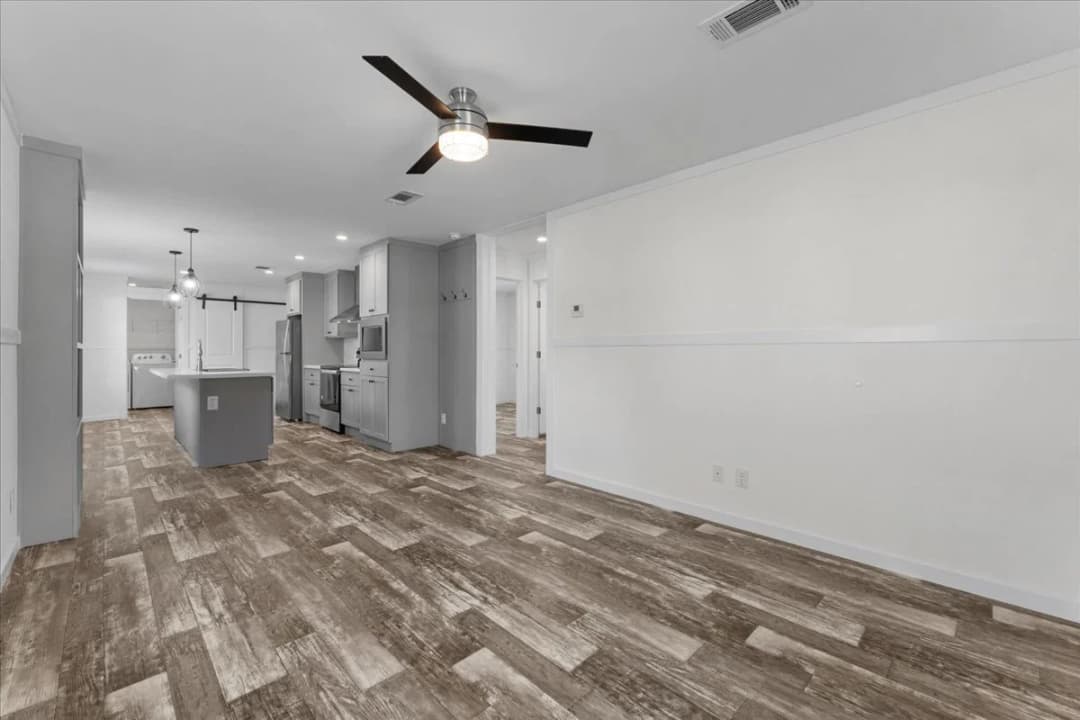 2270 griffin road, bartow, florida 33830  (sold) $199,999 interior home features