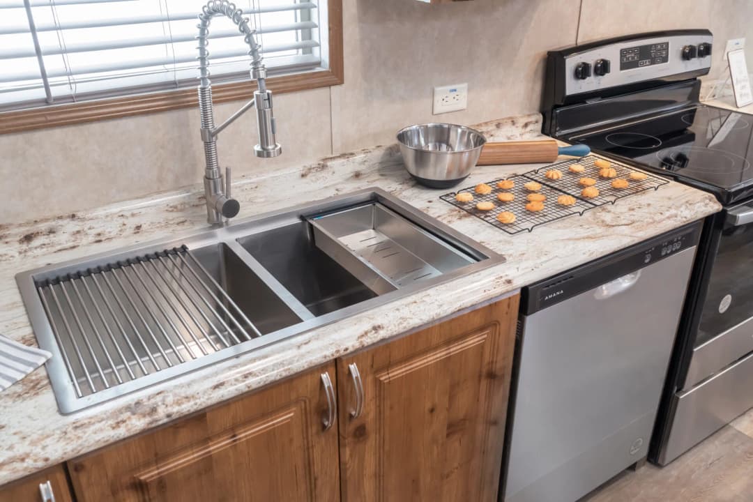 Classic c-3248-32b kitchen home features