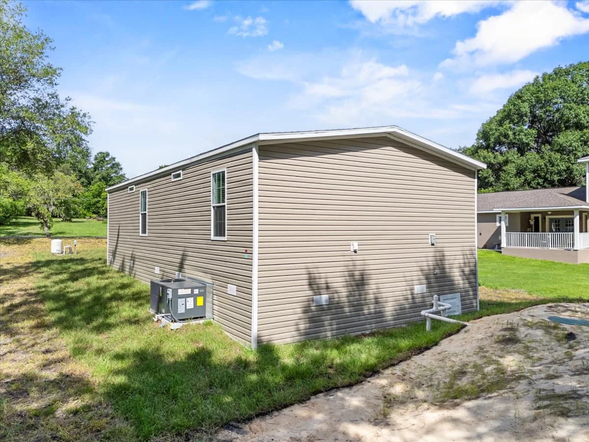 2270 griffin road, bartow, florida 33830  (sold) $199,999 exterior home features