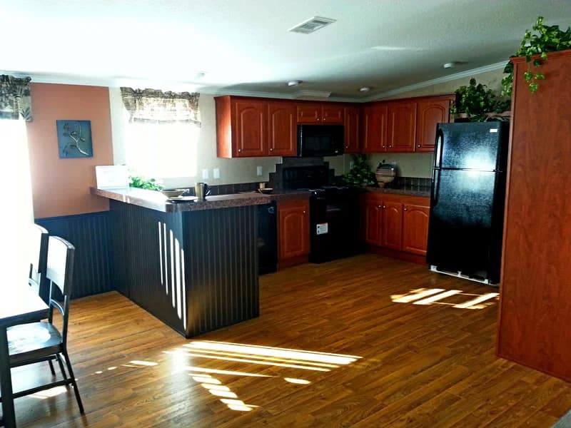 Scott 2852 kitchen home features