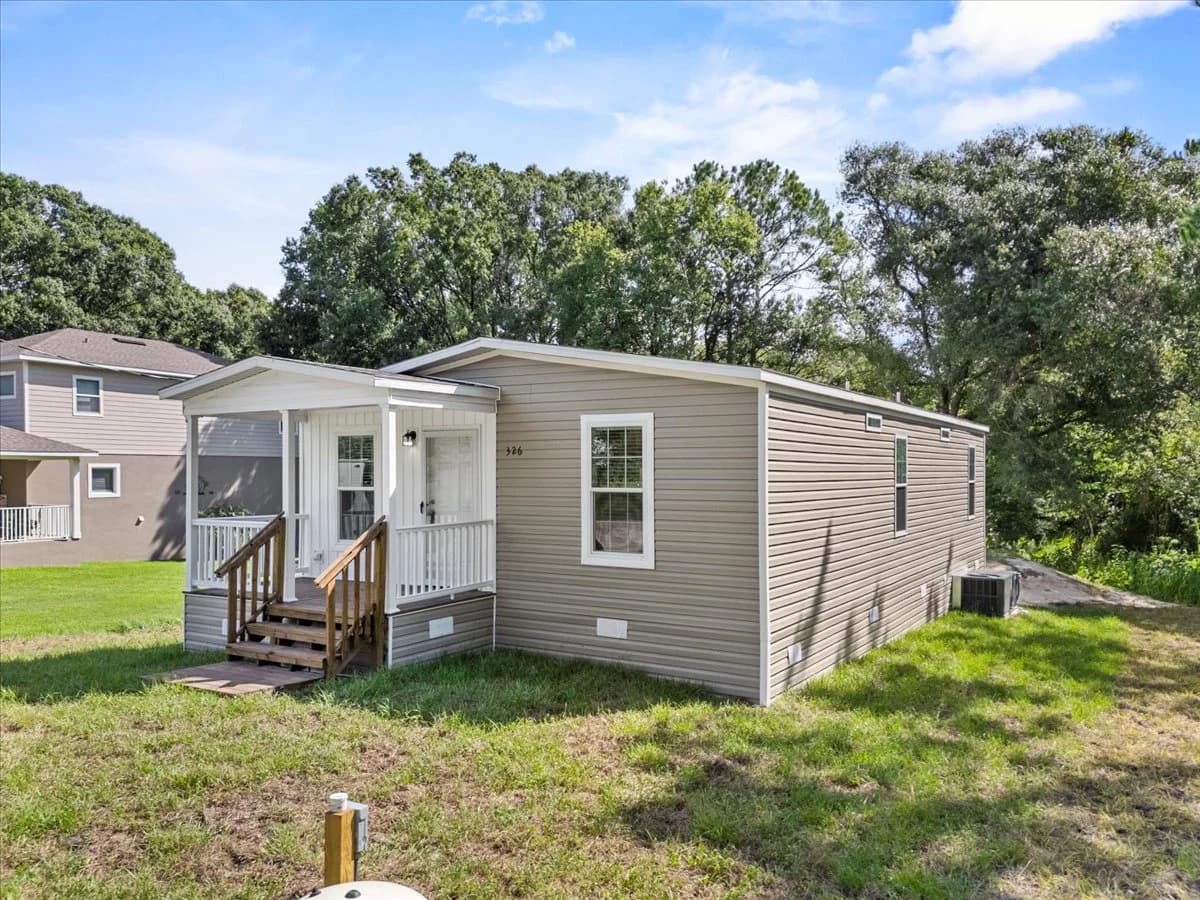 2270 griffin road, bartow, florida 33830  (sold) $199,999 exterior home features