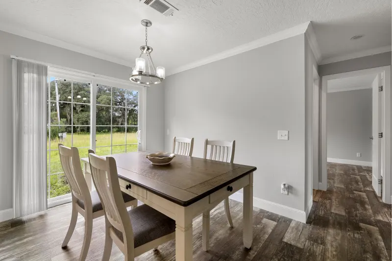 Freedom 2856497 interior home features