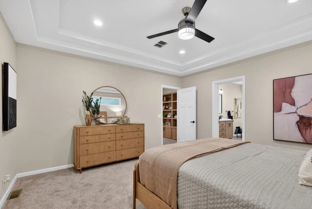 Emerald sky bedroom home features
