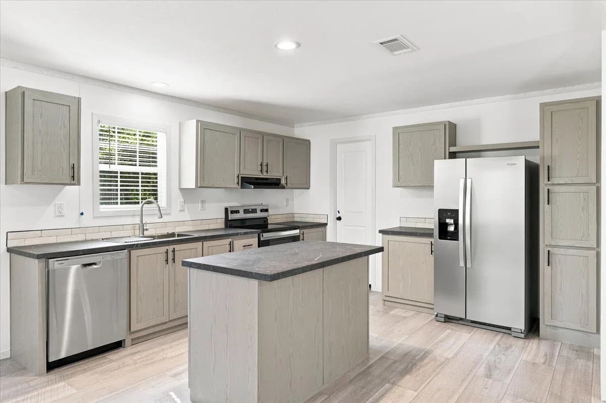 39148 orient ave, zephyrhills, fl 33542 (for sale) $239,999  home features
