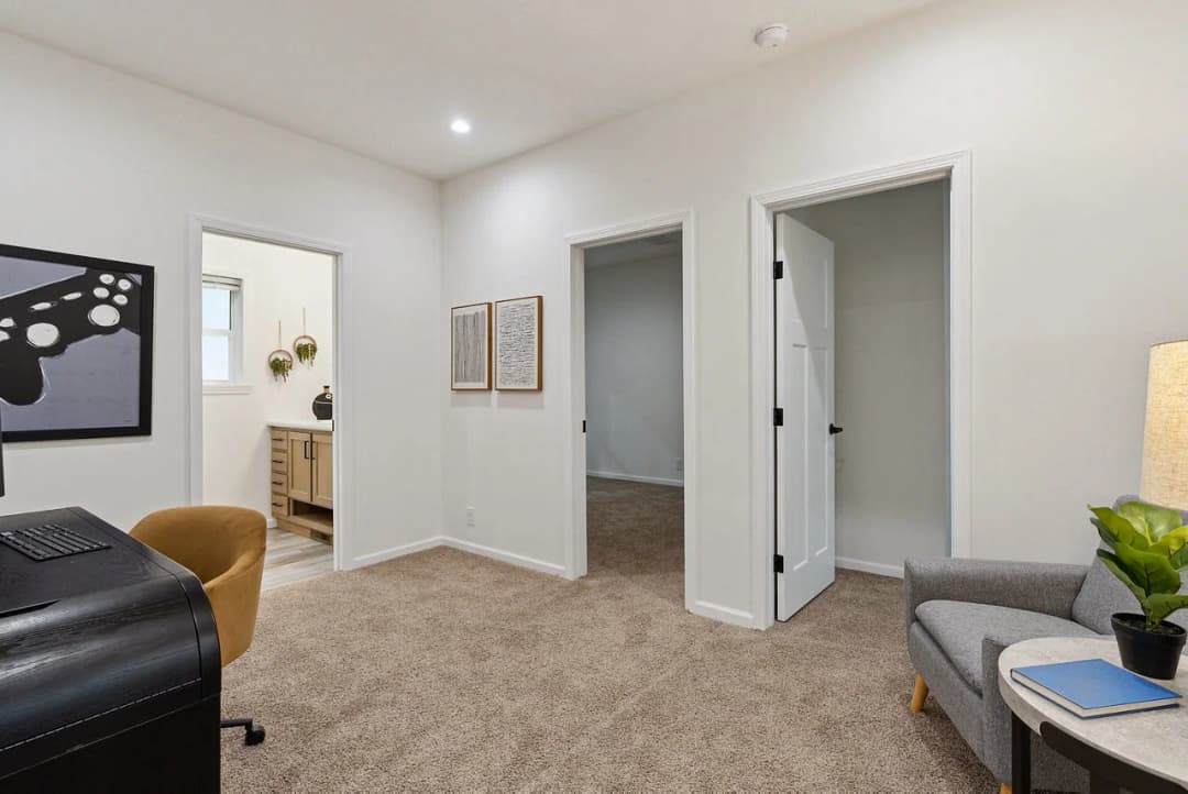Little sky interior home features