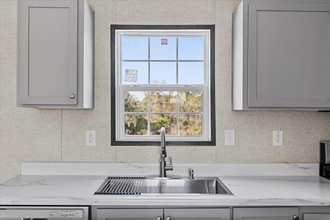 114 mark avenue, lady lake, florida 32159 (sold) 265,300 interior and kitchen home features