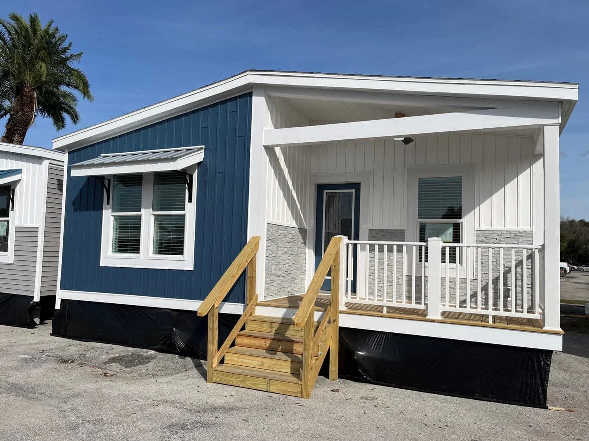 Alexa 28522a elevation home features