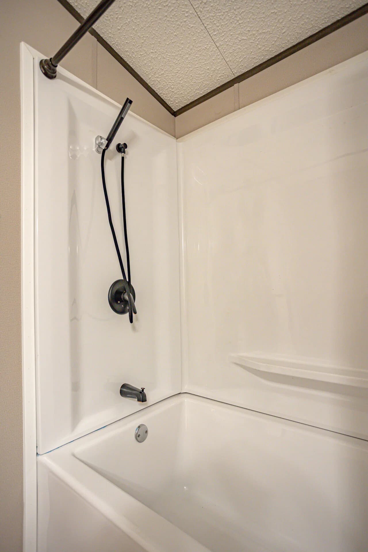 Select s-1672-32b bathroom home features