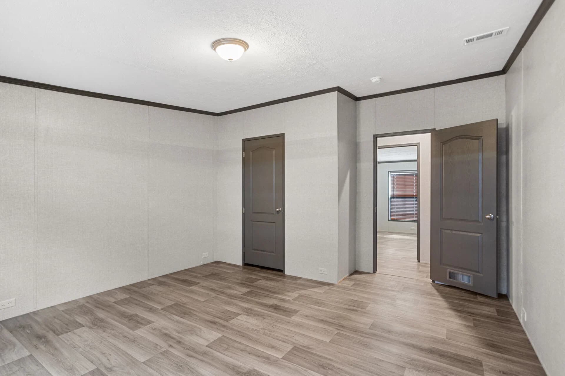 Select s-3252-32d bedroom home features
