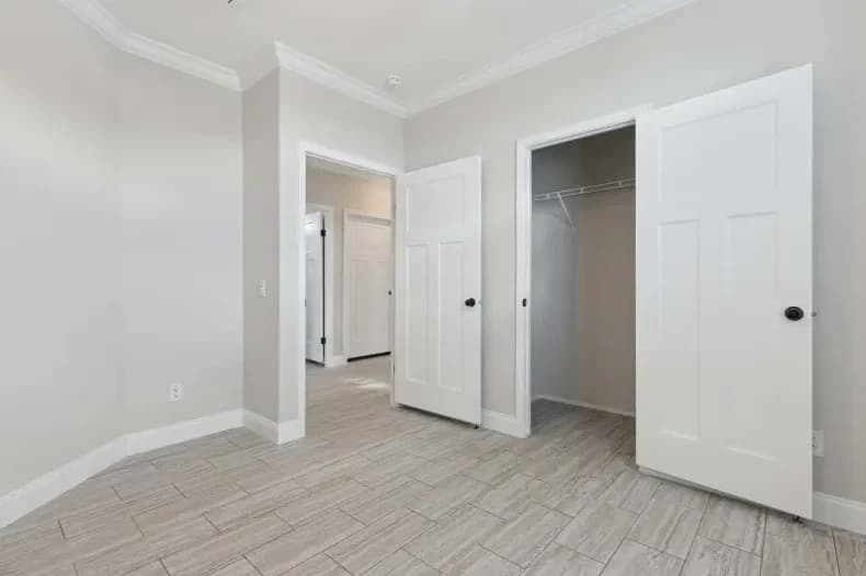 Mccordsville bedroom home features