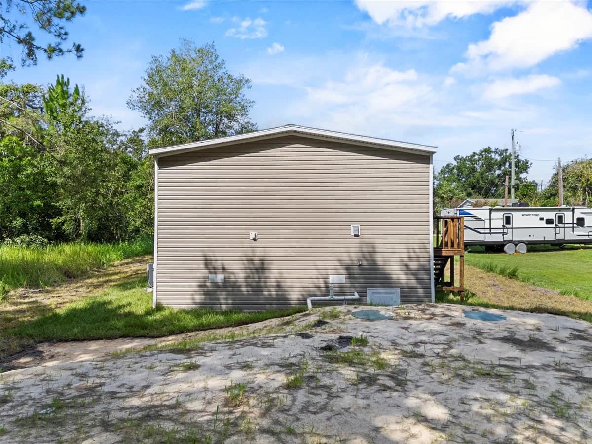 2270 griffin road, bartow, florida 33830  (sold) $199,999 exterior home features