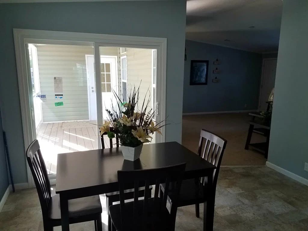 Eli 2856 interior home features