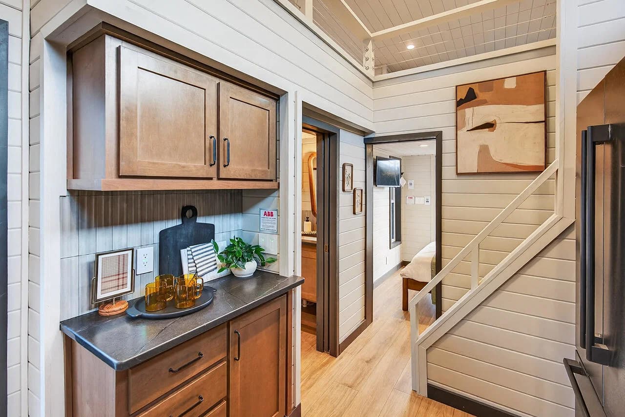 The bungalow 14491a interior home features