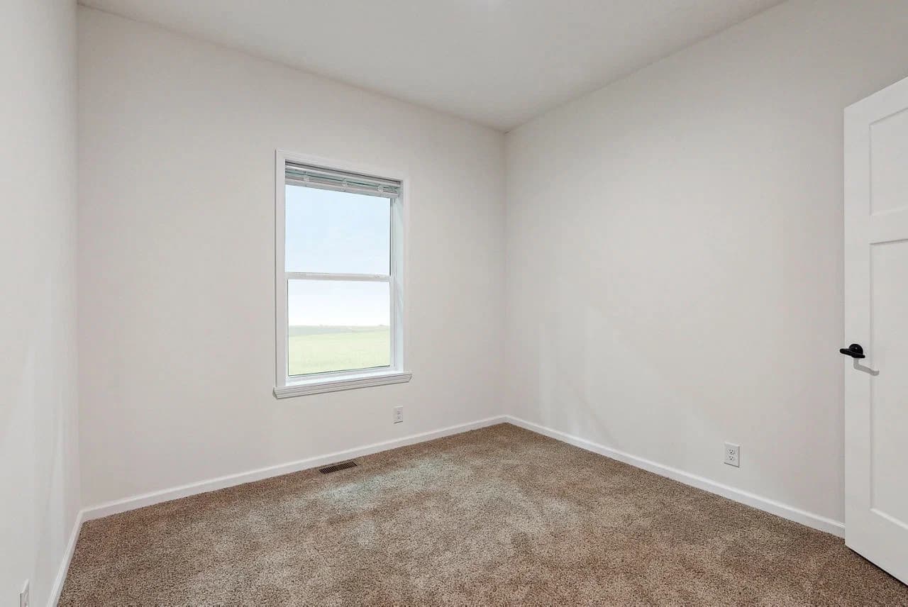 Little sky bedroom home features