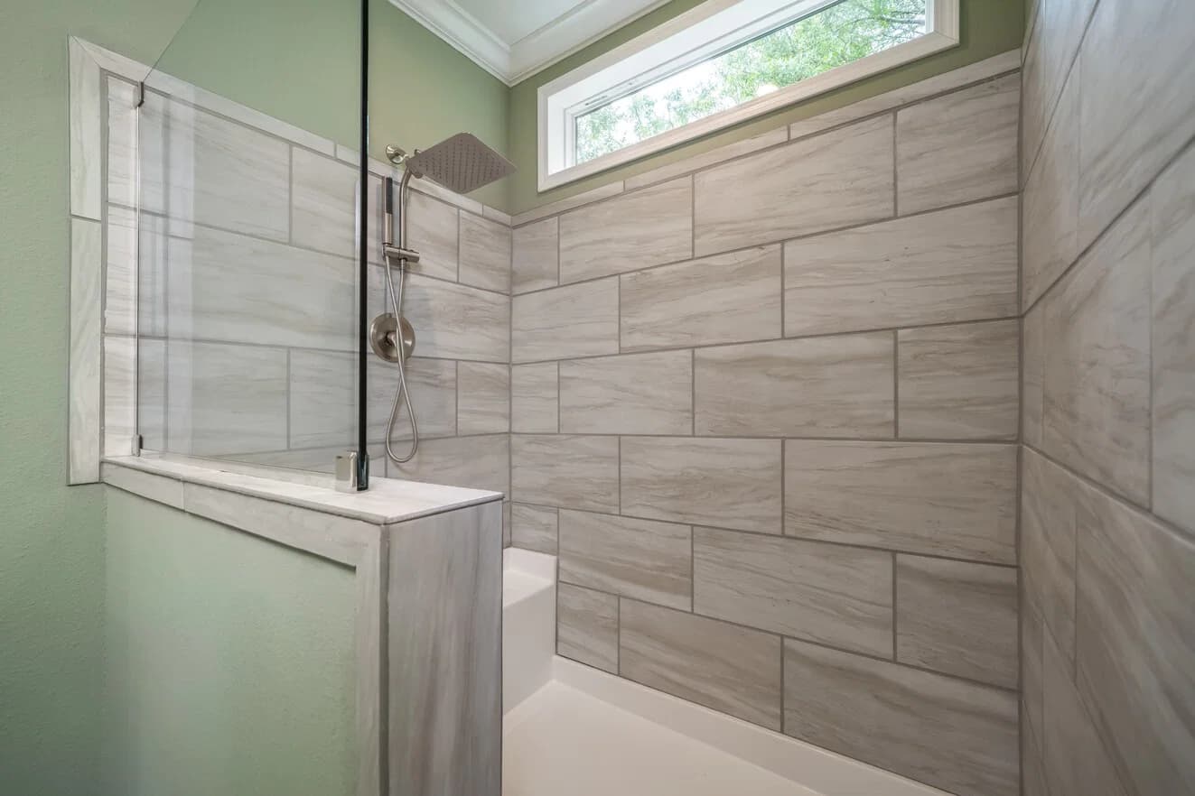 The chariot 24442a bathroom home features