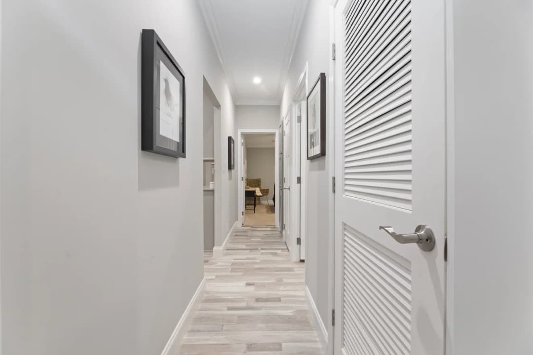 Isla ii 42484a interior home features