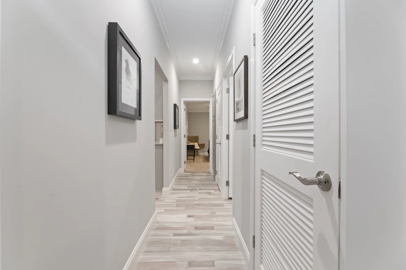 Isla ii 42484a interior home features