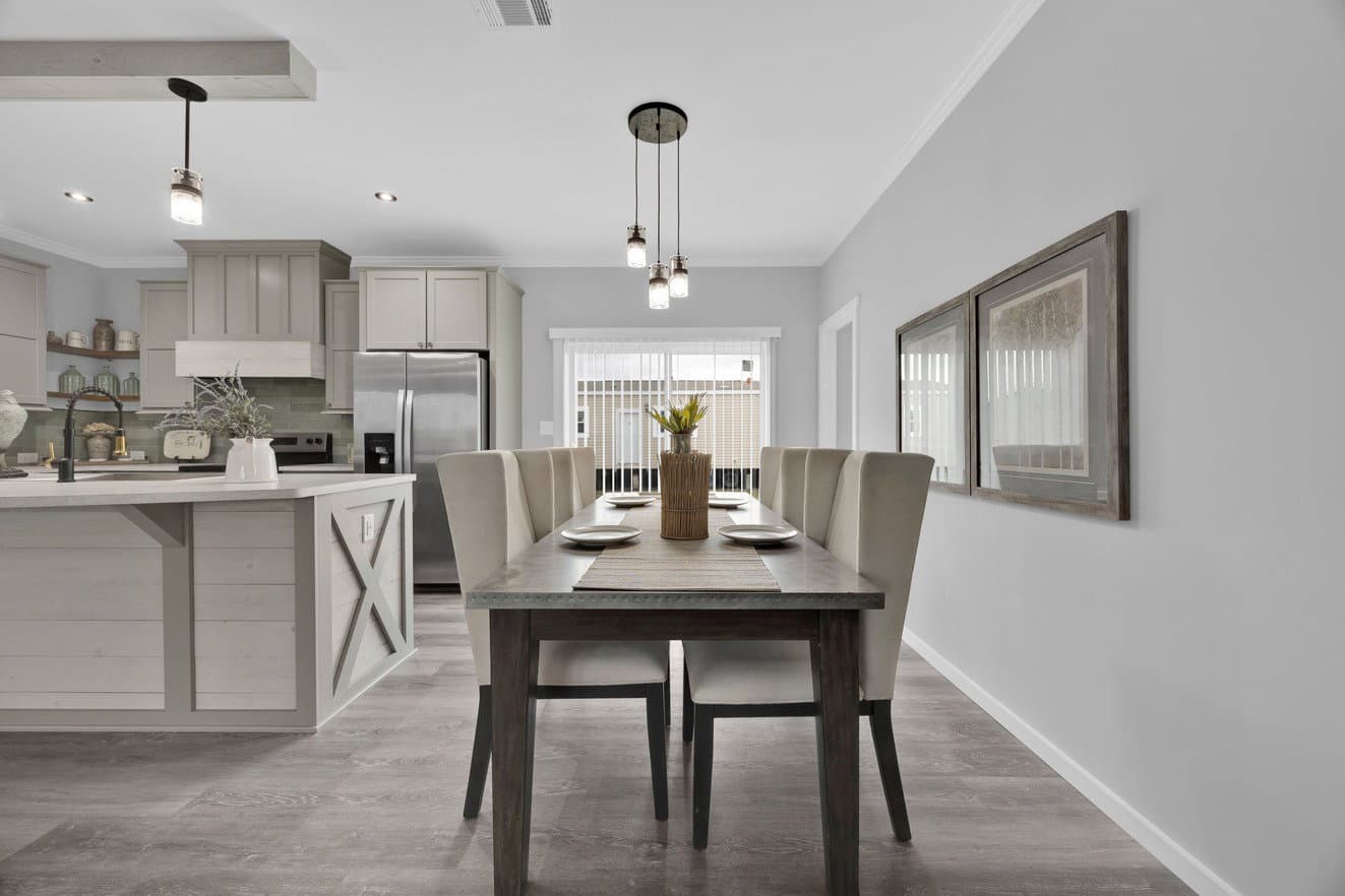 Quinn 30523a interior home features