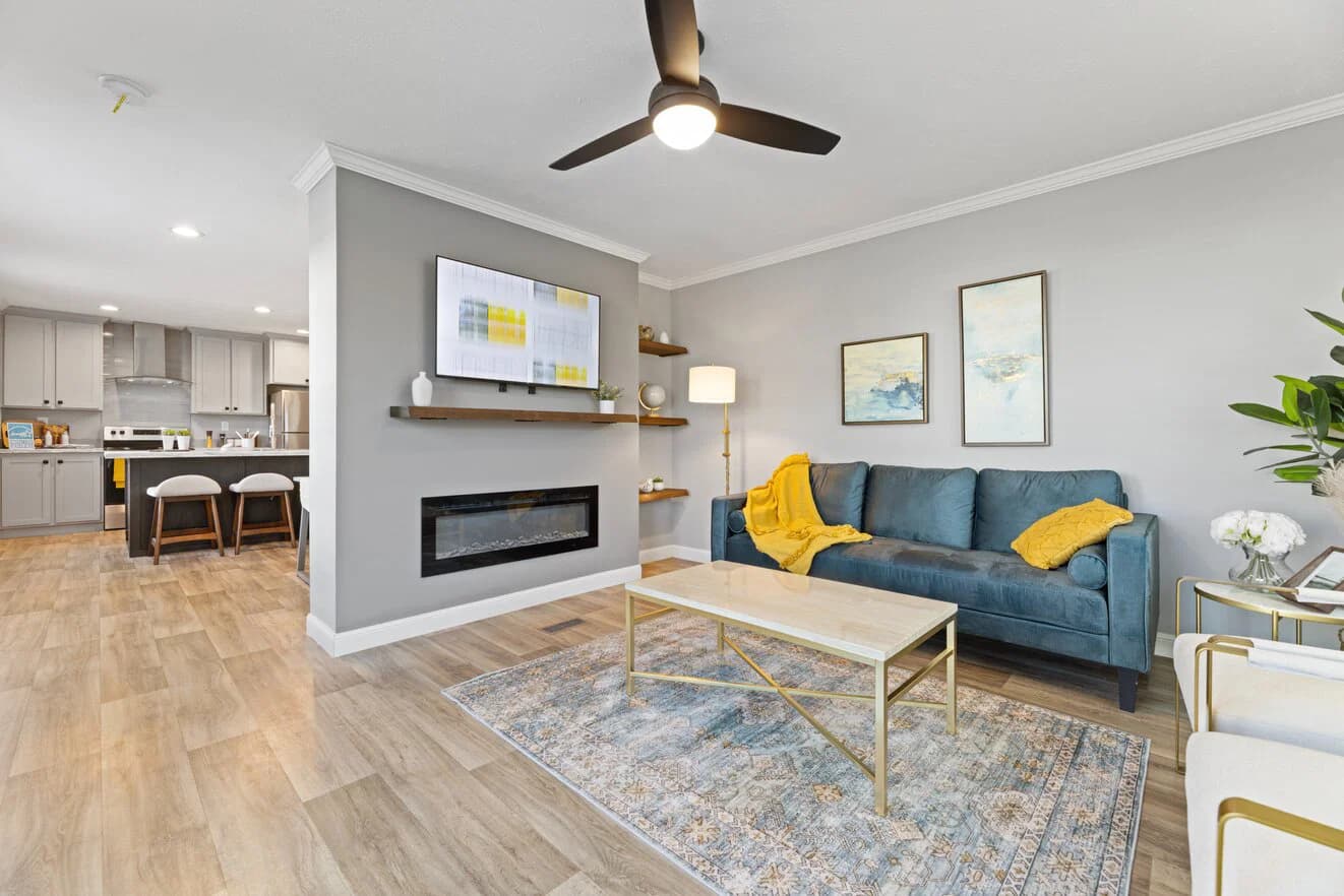 Roanoke duplex interior home features