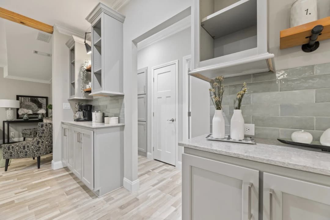 Isla ii 42484a interior home features