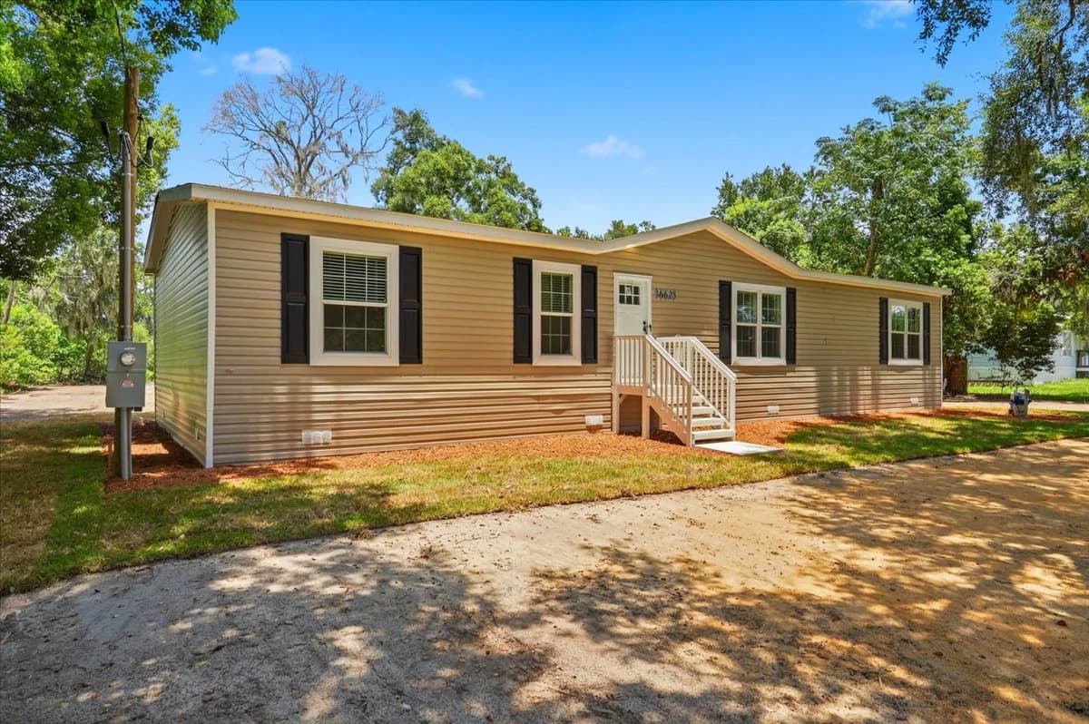 36625 cord st, zephyrhills, fl 33541 (pending) $295,999  home features