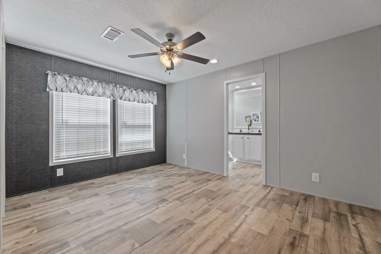The clarke 16762c interior home features