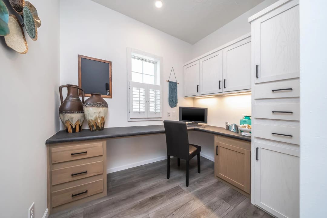 Big sky interior home features