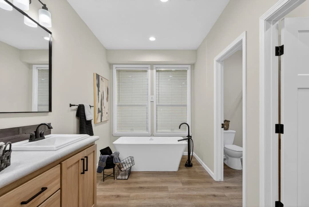 Emerald sky bathroom home features