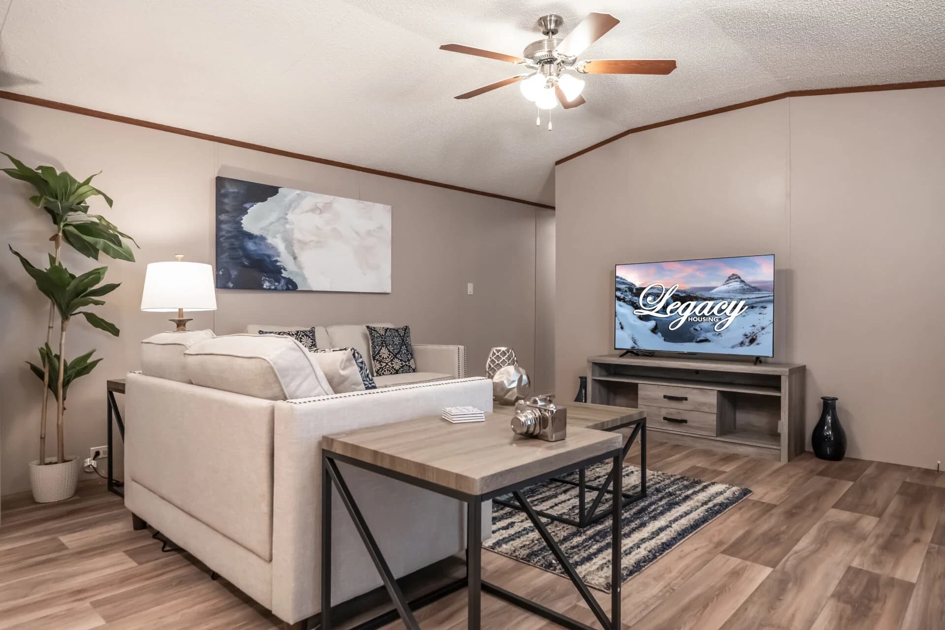 Classic c-1664-32c interior home features
