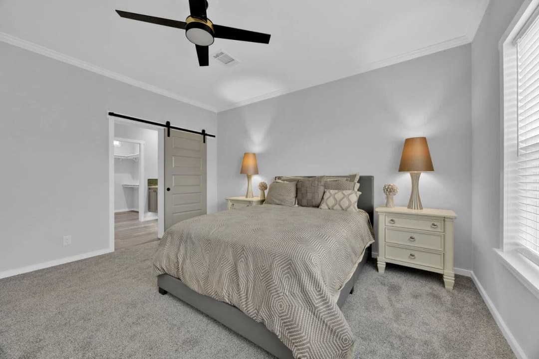 Quinn 30523a bedroom home features